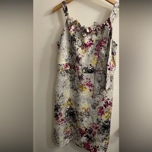 Ann Taylor Loft casual Floral Beautiful dress Size 10P